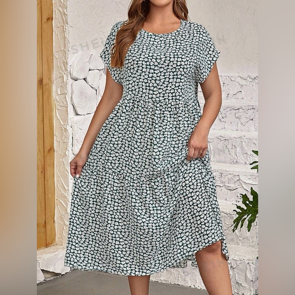SHEIN curve (5XL) US22. Causal/comfy dress. Not too fitted